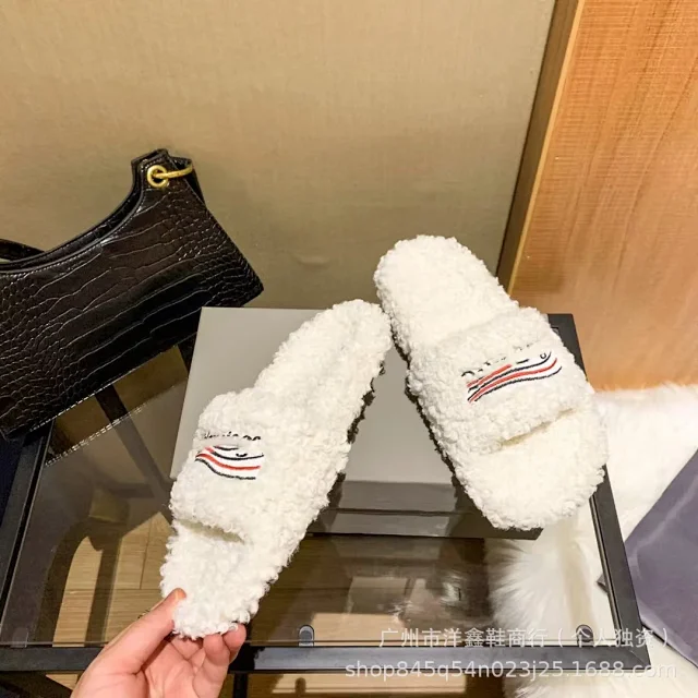 Miu Slippers Teddy-Fleece Logo Embroidered Slide product detail image 13