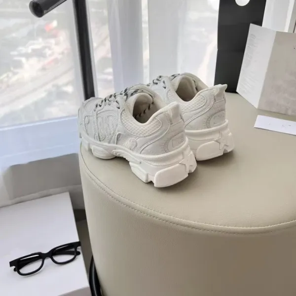 Off-White Diagonal Arrow Mesh Chunky Sneakers Beige Gold Multicolor - 18