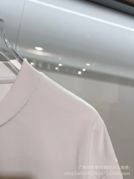 Louis Vuitton Monogram V Logo Black T-Shirt - 21