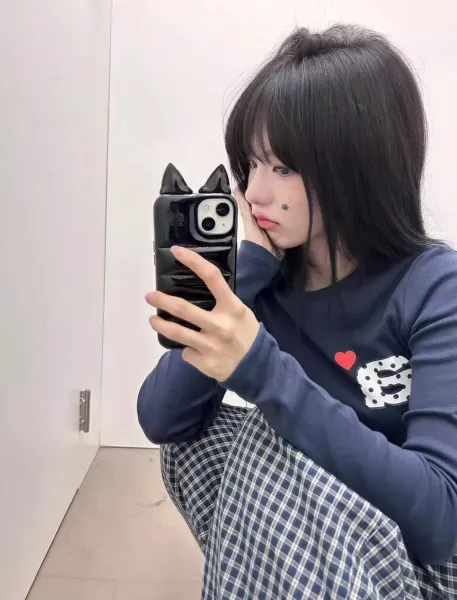Saint Tears Heart Dot Logo Long-Sleeve Cropped Top Navy - 63