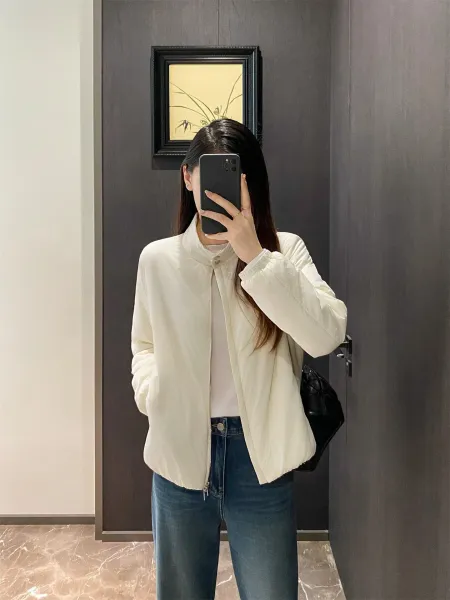 Design Lightweight Puffer Jacket in Off-White Outerwear - 11