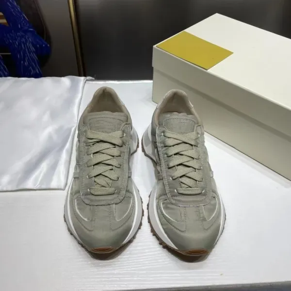 Off-White Diagonal Arrow Sneakers Beige Chunky Sneakers - 23