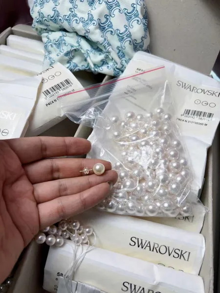 Bottega Veneta Pearl Stud Earrings White-Green - 3