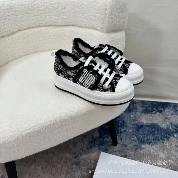 Off-White x Unknown Brand Deconstructed Canvas Sneakers Black/White - 2