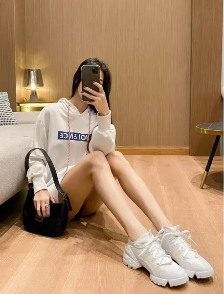 Dior B23 Low Beige Chunky Sneakers - 10