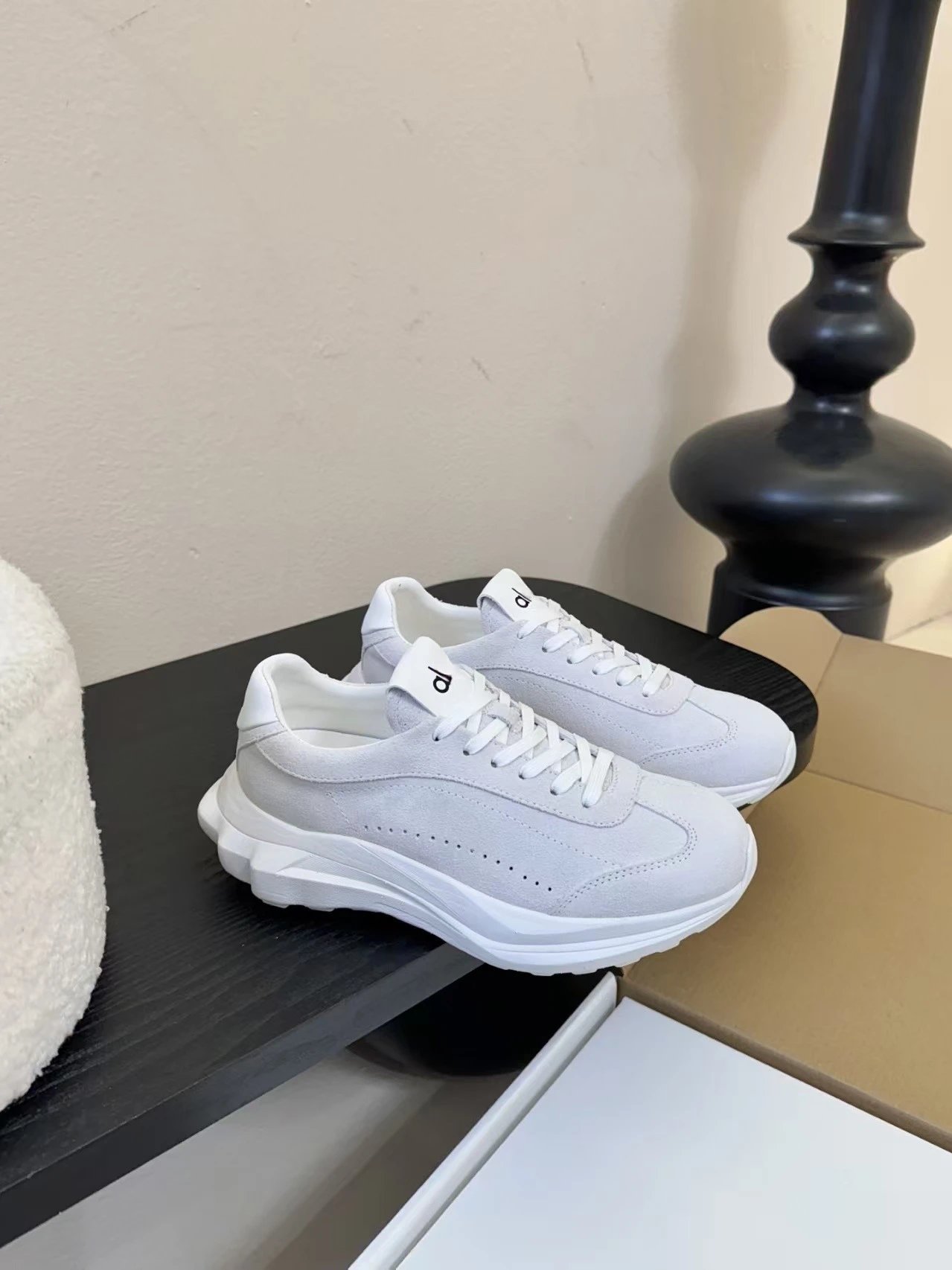 Off-White Diagonal Arrow Sneakers Black/White Chunky Sneakers - 9