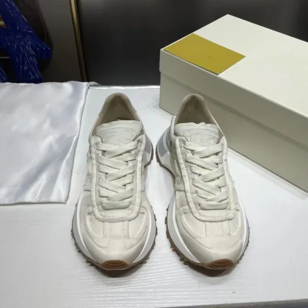 Off-White Diagonal Arrow Sneakers Beige Chunky Sneakers - 18