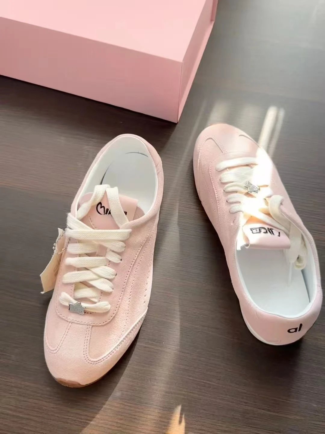 MMY Star-Embellished Suede Sneakers Pink - 7