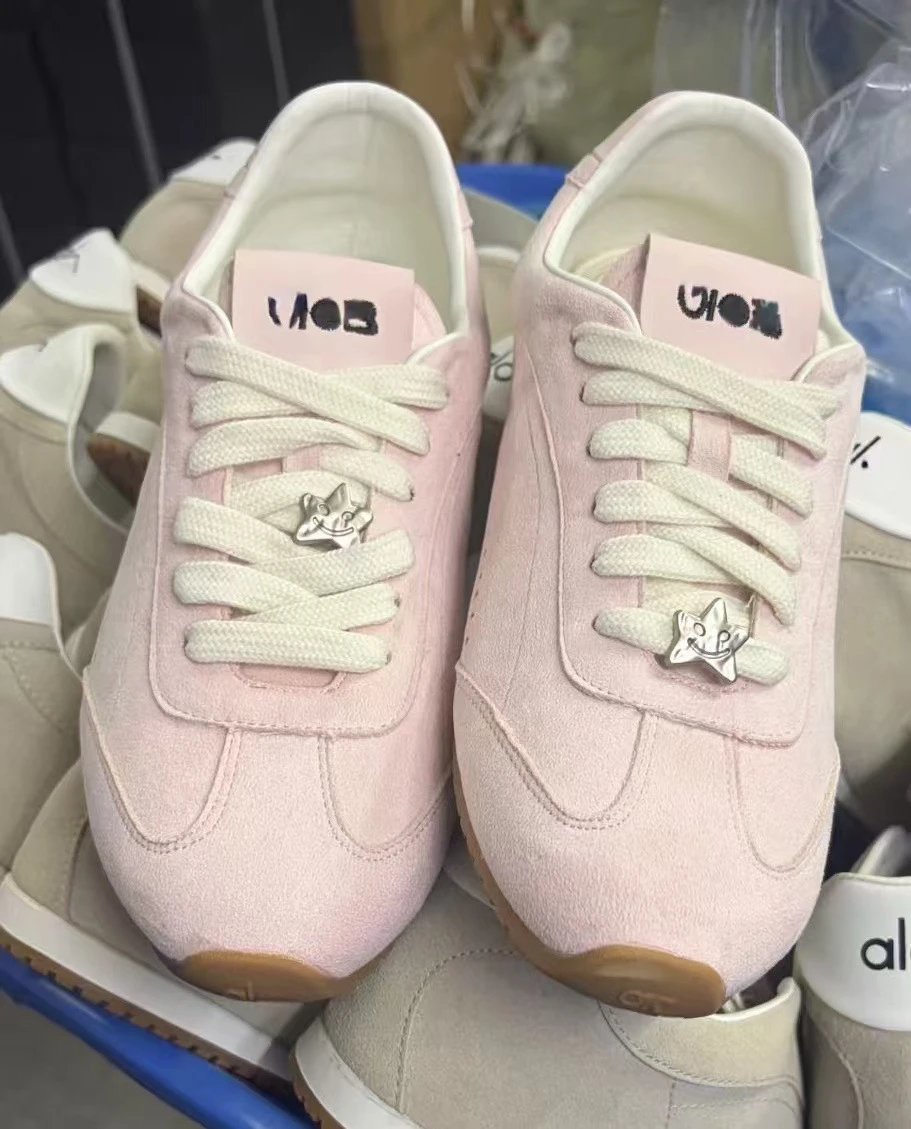 MMY Star-Embellished Suede Sneakers Pink - 3