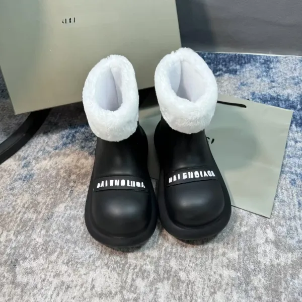 Balenciaga Snow Boots Red with White Faux Fur Trim - 6