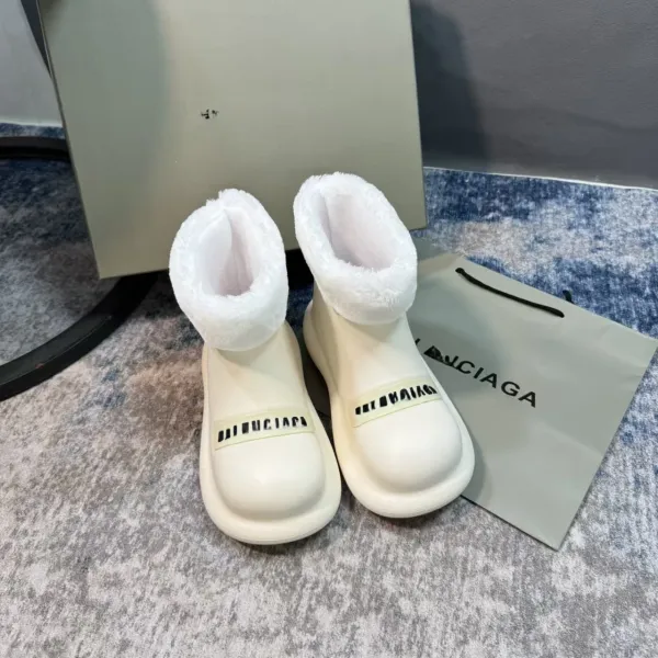 Balenciaga Snow Boots Red with White Faux Fur Trim - 10