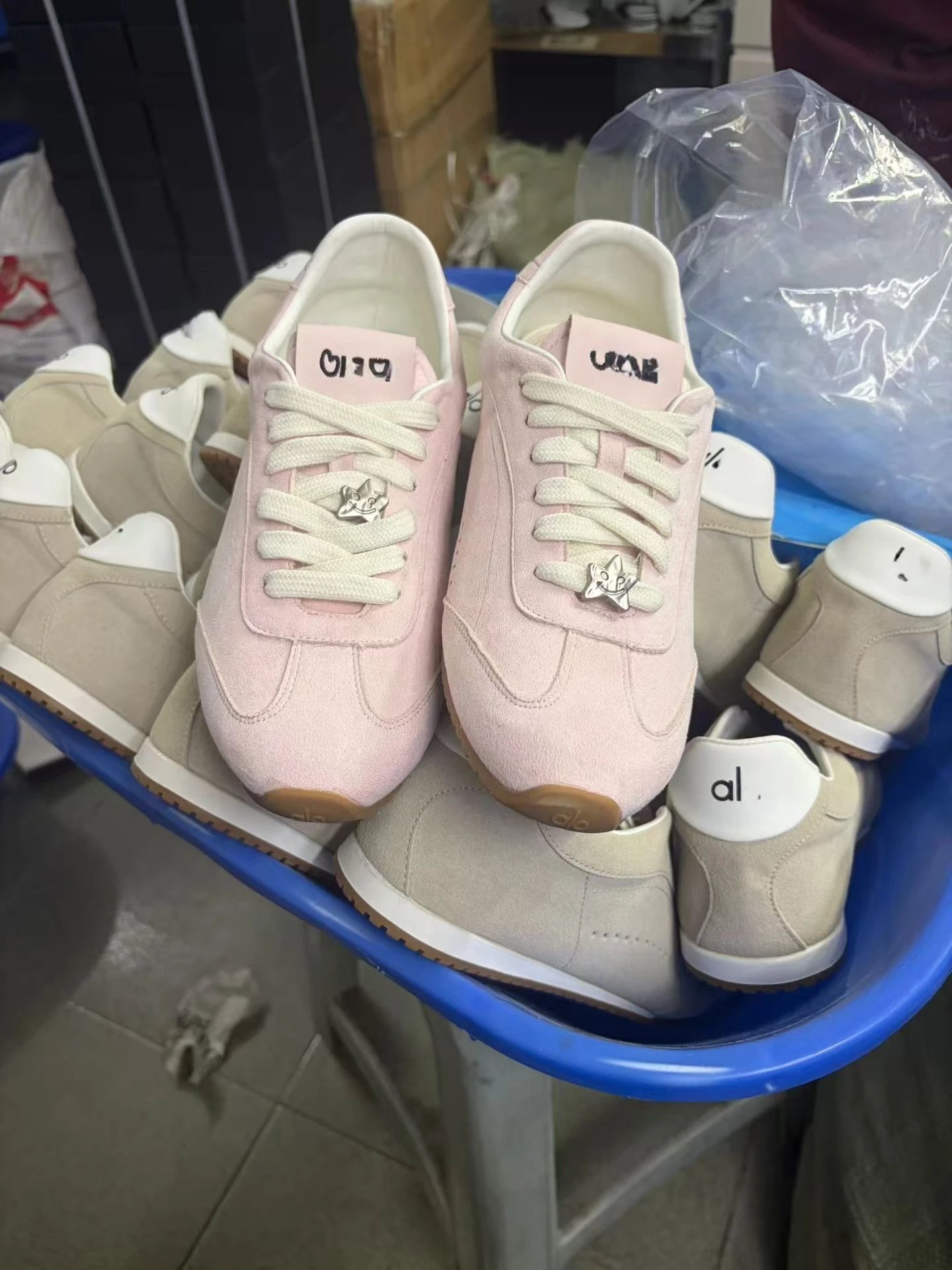 MMY Star-Embellished Suede Sneakers Pink - 5