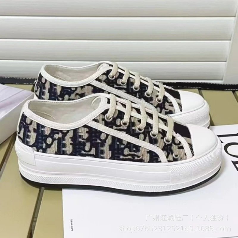 Unbranded Sneakers Low-top lace-up platform canvas with embroidered letter-pattern panels image 3