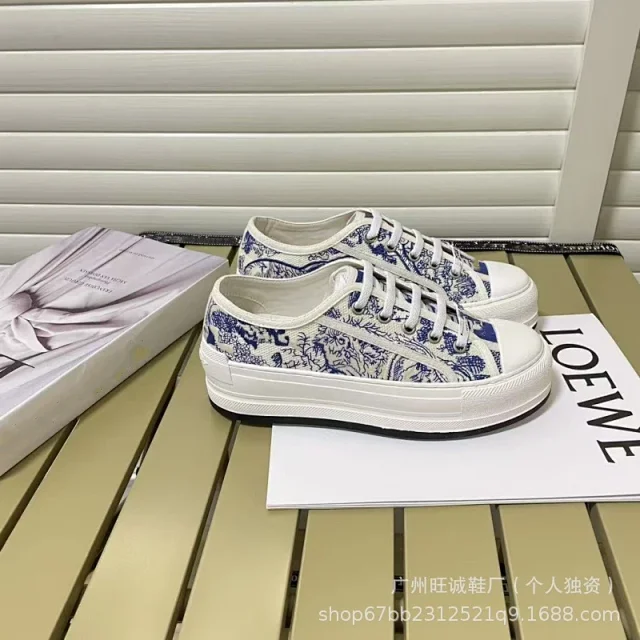 Unbranded Sneakers Low-top lace-up platform canvas with embroidered letter-pattern panels product detail image 13
