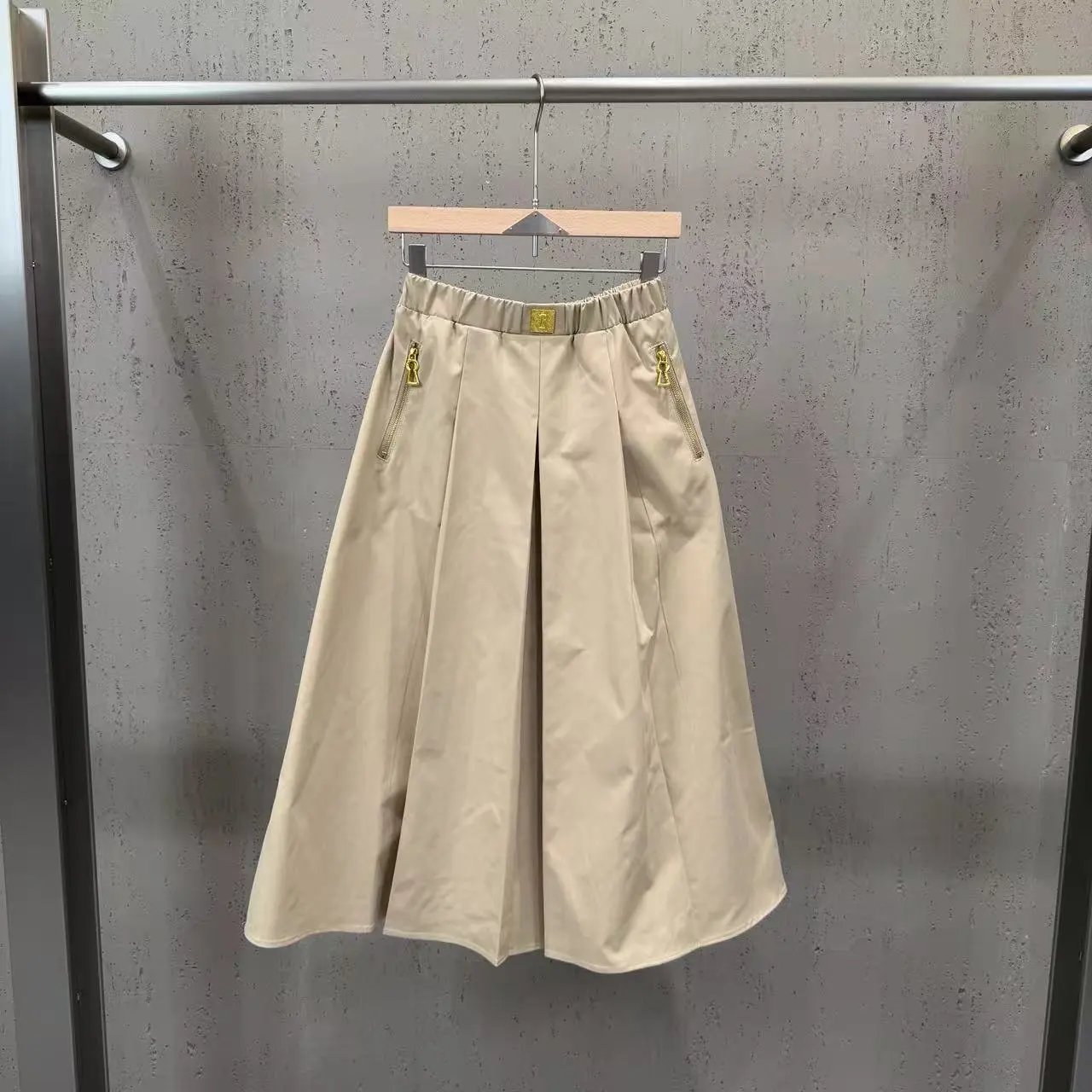 Philipp Plein Pleated Skirt with Gold Zipper Details Black and Beige Skirt - 10