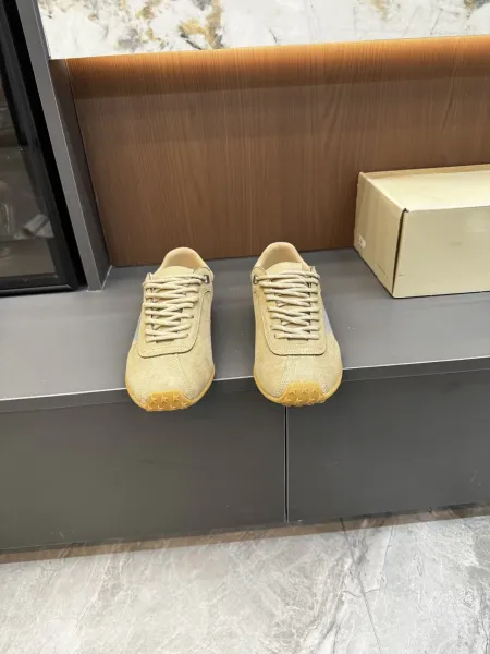 Maison Margiela Tabi Sneaker Beige Suede Sneakers - 8