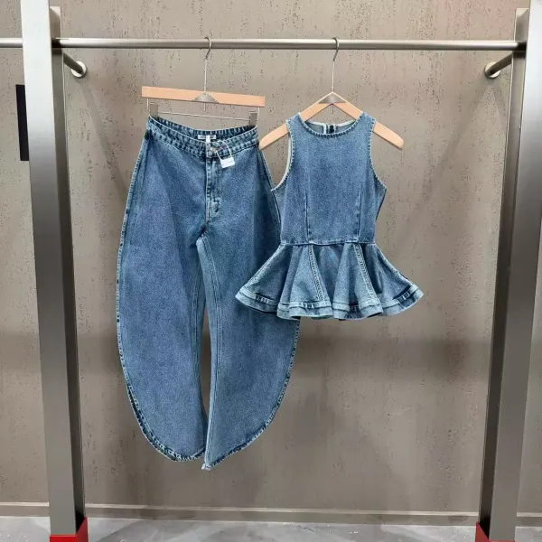 Denim Set: Flared Wide-Leg Jeans and Peplum Sleeveless Top in Medium Wash Blue - 7