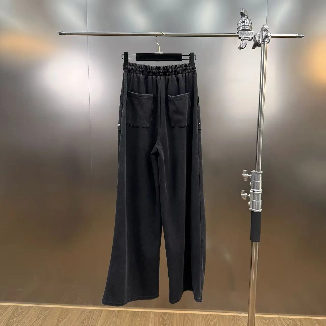 Gallery Dept. Utility Zip-Up Jacket and Wide-Leg Sweatpants Set in Light Gray and Black - 9