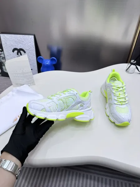 Off-White x Nike Air Zoom Tempo NEXT% Neon Green White Chunky Sneakers - 9