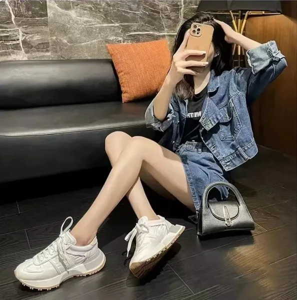 Off-White Diagonal Arrow Sneakers Beige Chunky Sneakers - 2