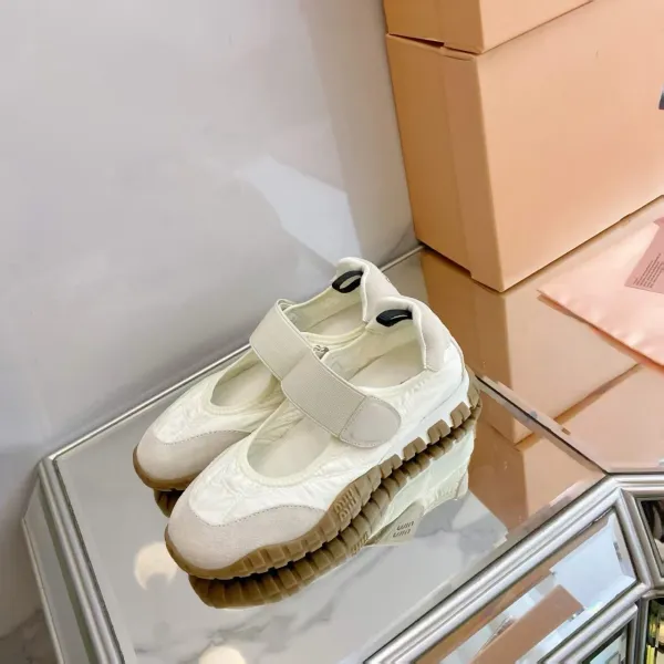 Maison Margiela Tabi Mary Jane Chunky Sneakers Beige - 3
