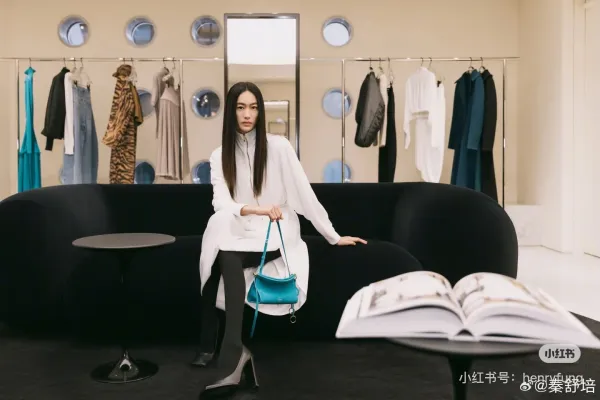 Off-White Cropped Zip-Up Top and Draped Skirt Set Black - 5