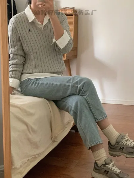 Ralph Lauren Cable Knit V-Neck Sweater White - 24