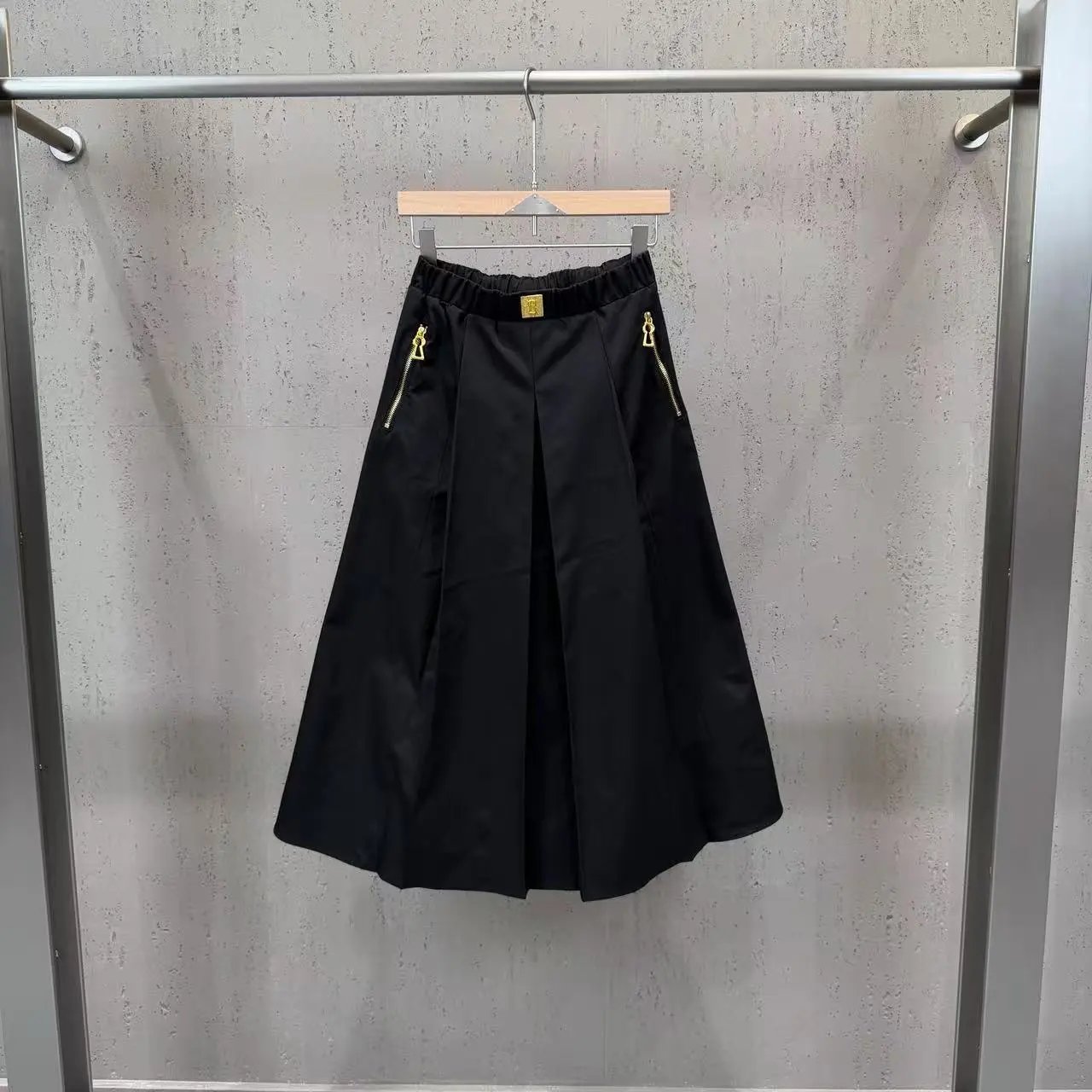 Philipp Plein Pleated Skirt with Gold Zipper Details Black and Beige Skirt - 3