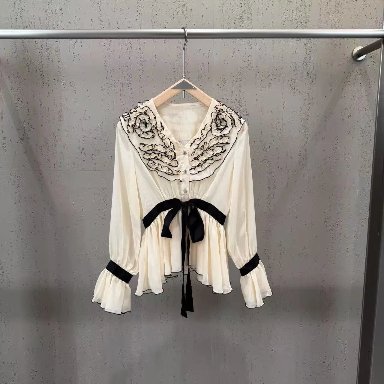 Saint Tears Embroidered Floral Collar Blouse in Cream with Black Ribbon - 7