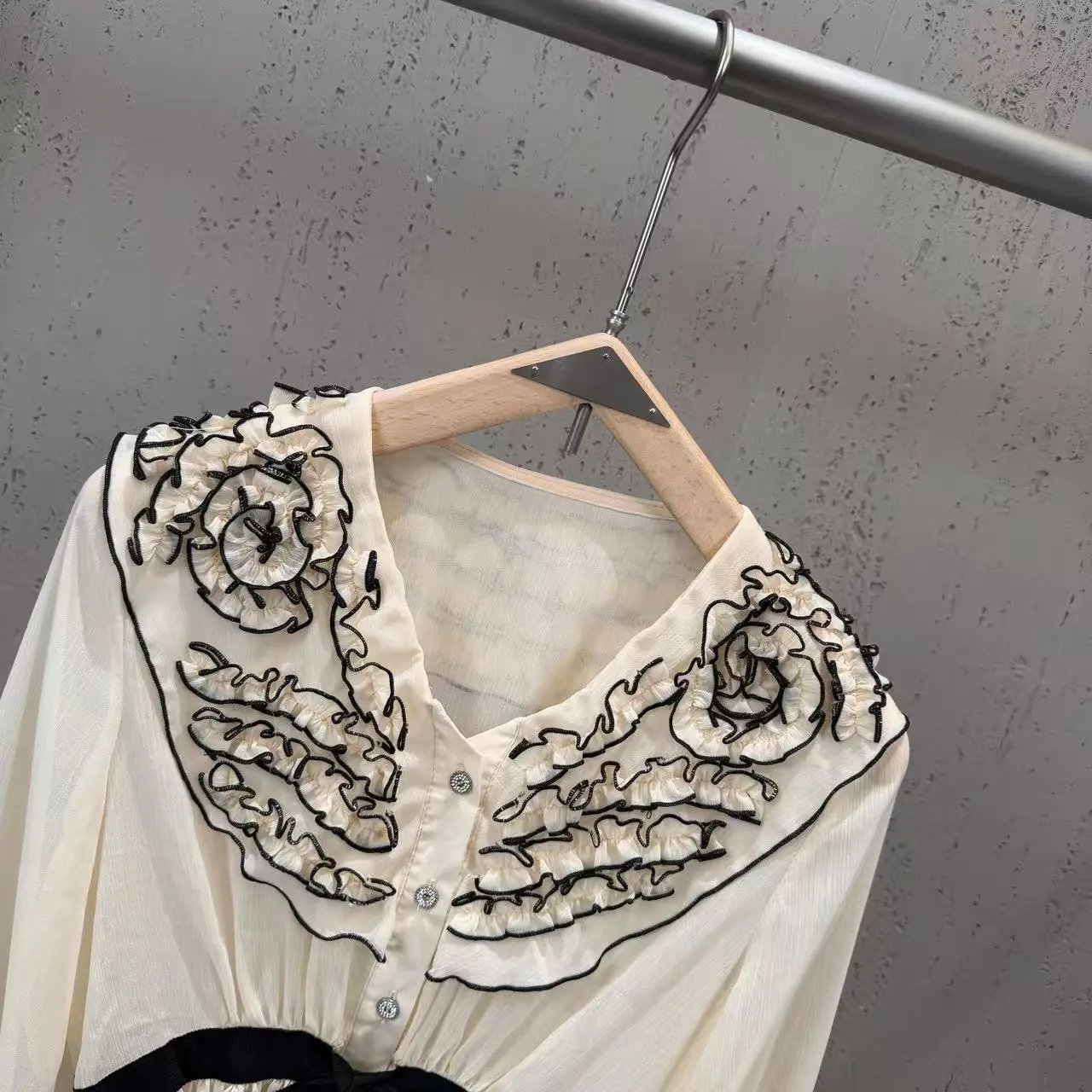 Saint Tears Embroidered Floral Collar Blouse in Cream with Black Ribbon - 8
