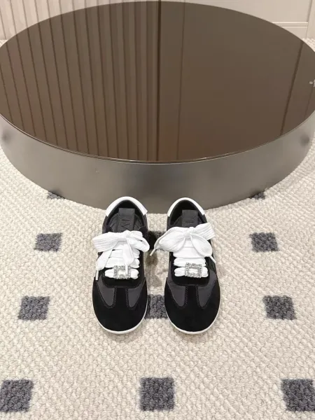 Maison Margiela Tabi Sneakers Beige Suede Sneakers - 4