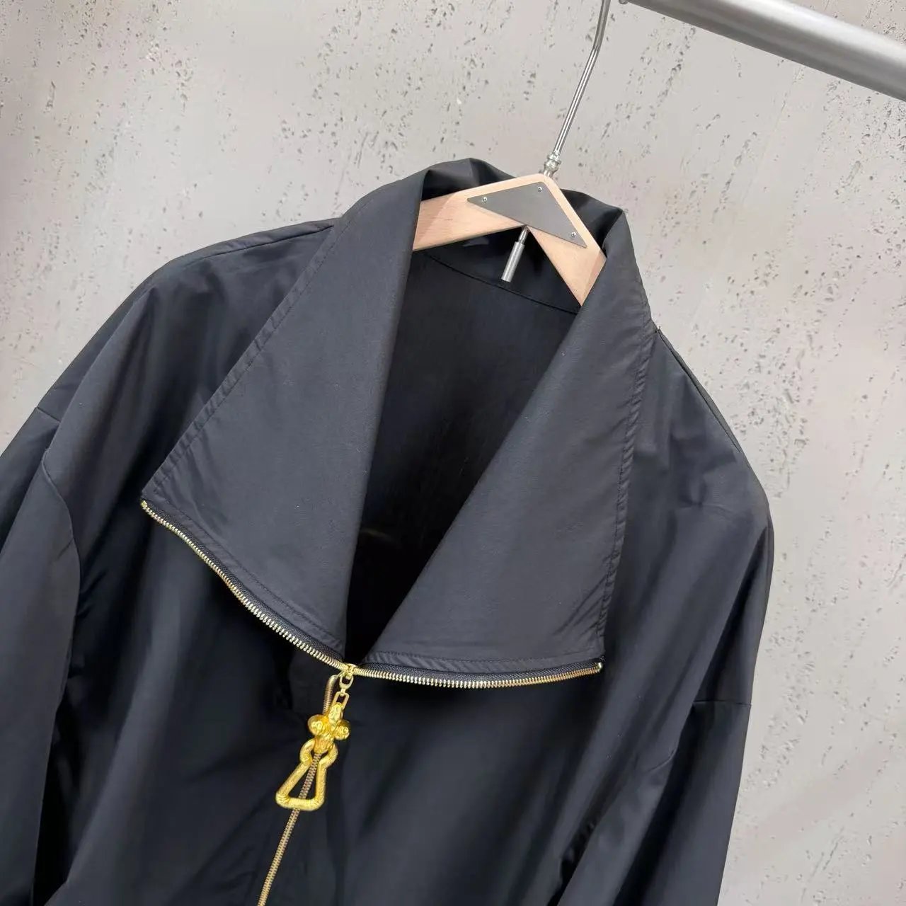 Off-White Zip-Up Windbreaker White Outerwear - 3