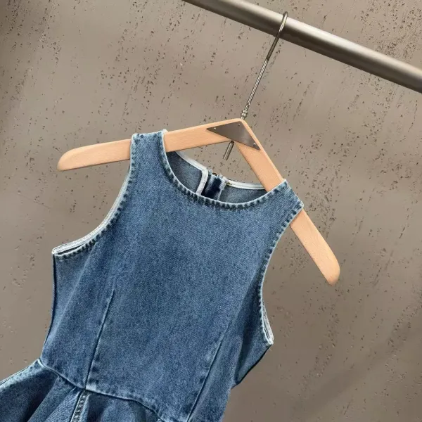 Denim Set: Flared Wide-Leg Jeans and Peplum Sleeveless Top in Medium Wash Blue - 15