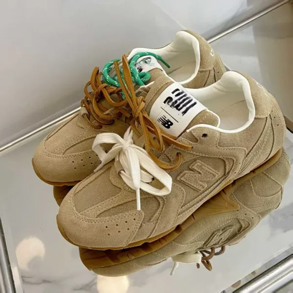 New Balance 990v3 Brown Suede Sneakers with Dual Lace System - 3