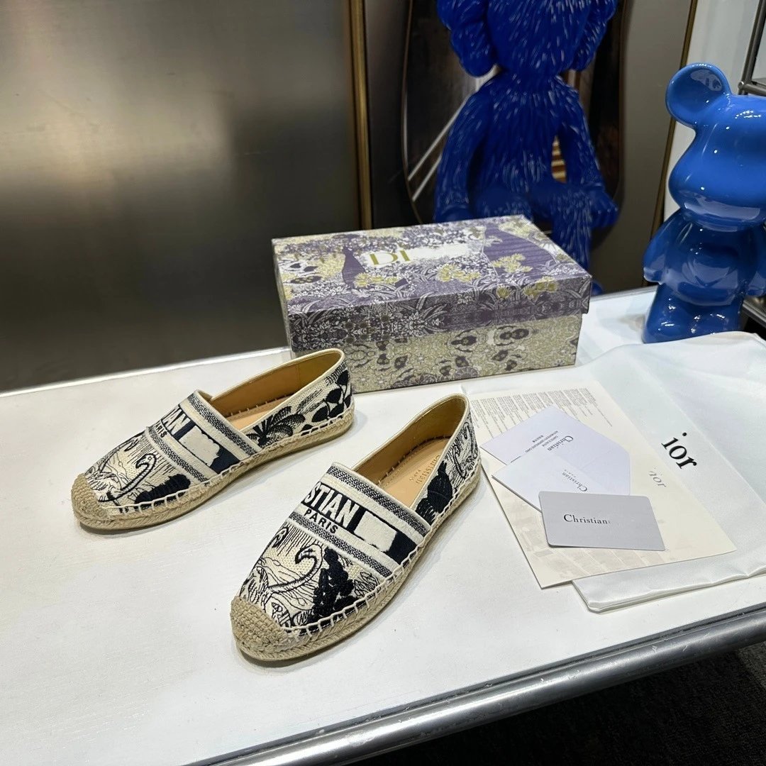Dior Jardin d'Hiver Espadrilles White Embossed Canvas Loafers - 7