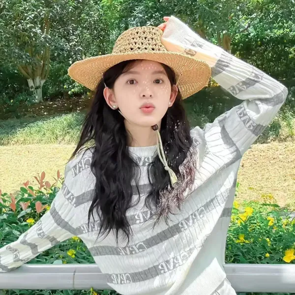 GRA Logo Stripe Ribbed Knit Sweater White/Gray - 23