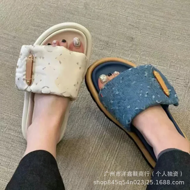 Unbranded Slippers Denim-pattern wide-strap slide product detail image 1
