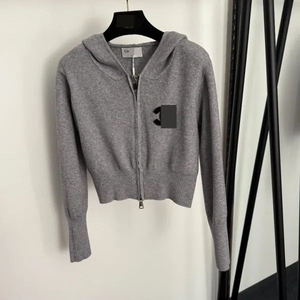 Chanel Knit Hooded Cropped Sweater and Wide-Leg Sweatpants Set Gray - 6