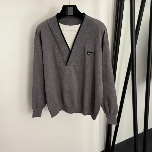 Design V-Neck Knit Sweater and Wide-Leg Sweatpants Set Gray Casual Set - 6