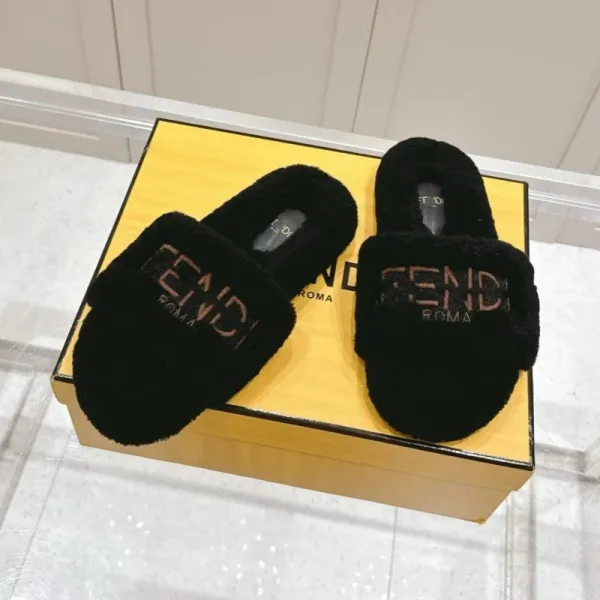 Fendi Fur Slide Slippers White - 5
