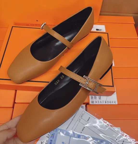 Hermès Mary Jane Flat in Tan Leather - 7
