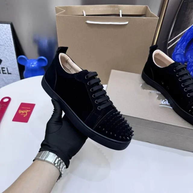 Christian Louboutin Sneakers Low-Top Lace-Up with Spike Studs product detail image 3