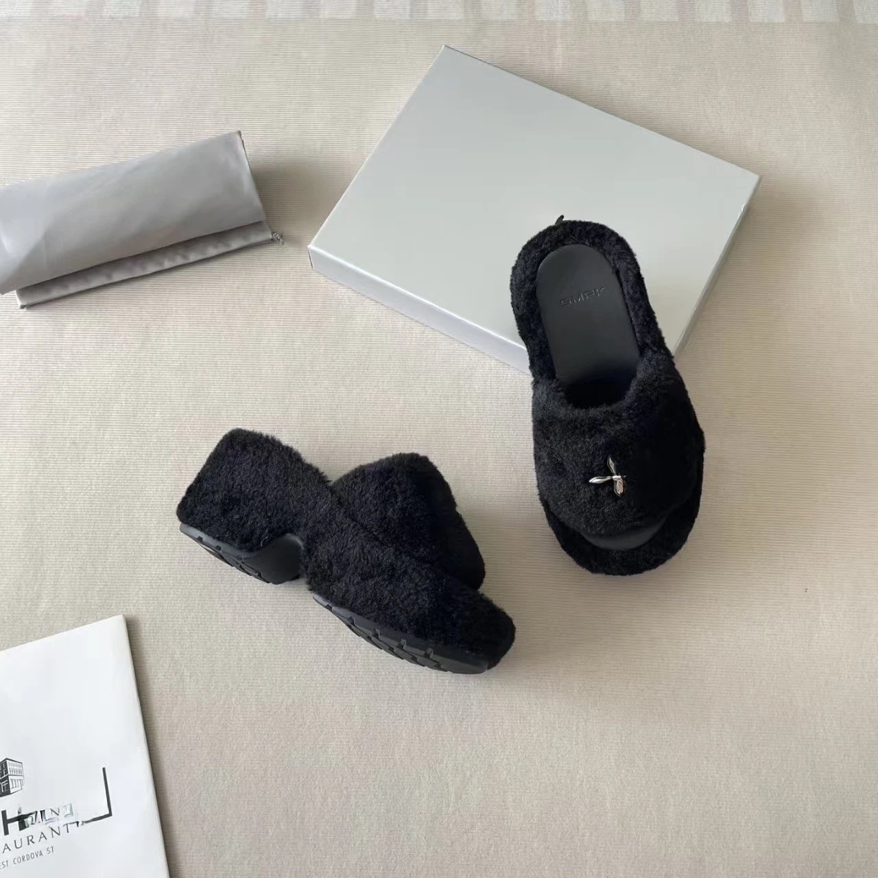 UGG Fluff Slide White Faux Fur Slippers - 10