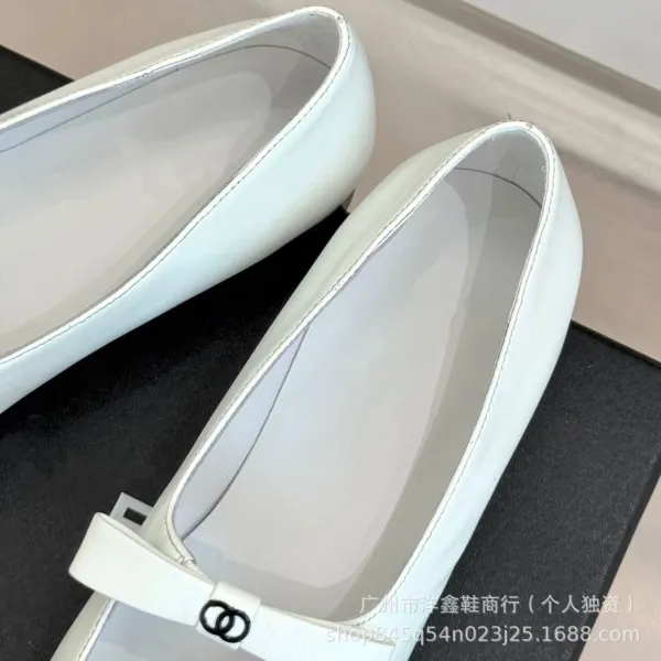 Chanel Mary Jane Flats Beige and Black Leather Shoes - 8