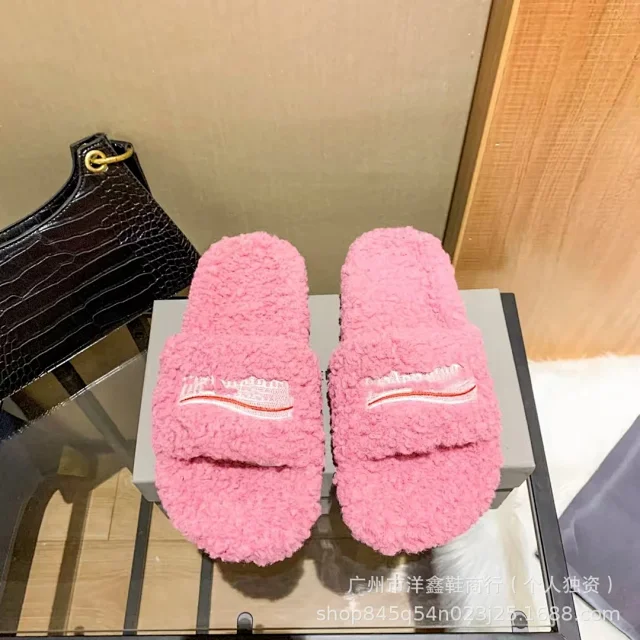 Miu Slippers Teddy-Fleece Logo Embroidered Slide product detail image 22