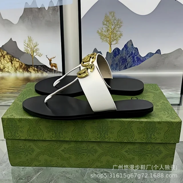 Gucci Sandals Double G buckle thong product detail image 12