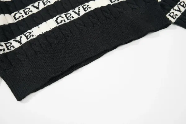 GRA Logo Stripe Ribbed Knit Sweater White/Gray - 17