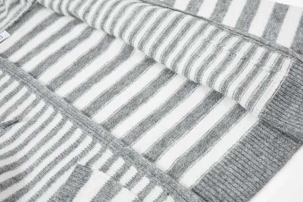 Design Striped Cropped Hoodie in Sage Green and Beige - 30