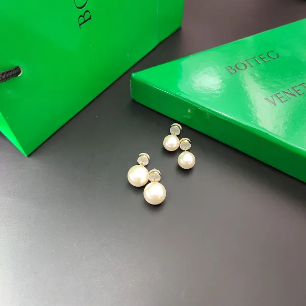 Bottega Veneta Pearl Stud Earrings White-Green - 7