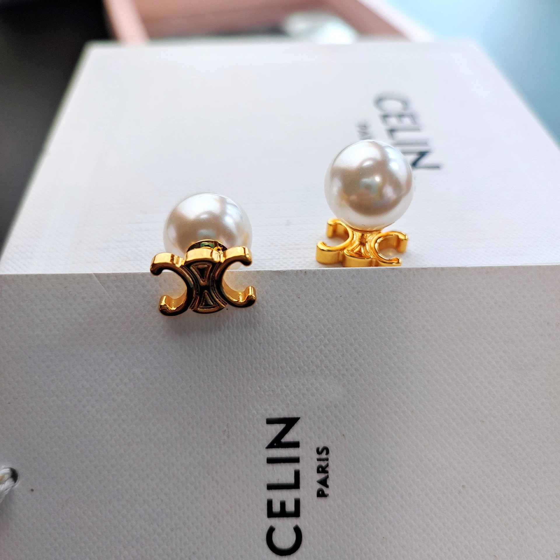 Gold-Tone Pearl Bear Motif Stud Earrings - 3